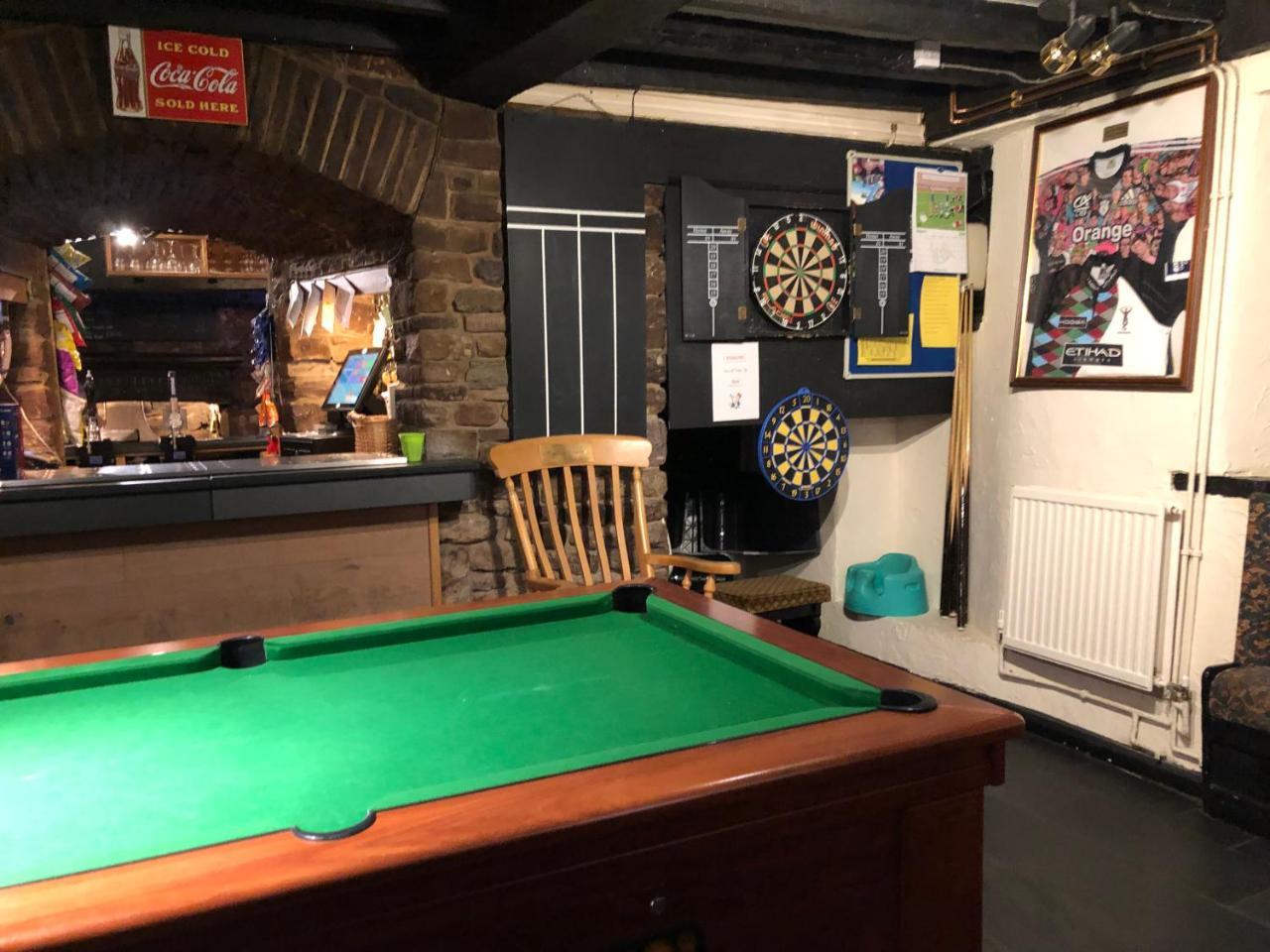 The Crosskeys Inn Usk Eksteriør bilde