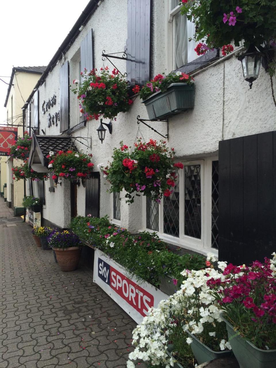 The Crosskeys Inn Usk Eksteriør bilde